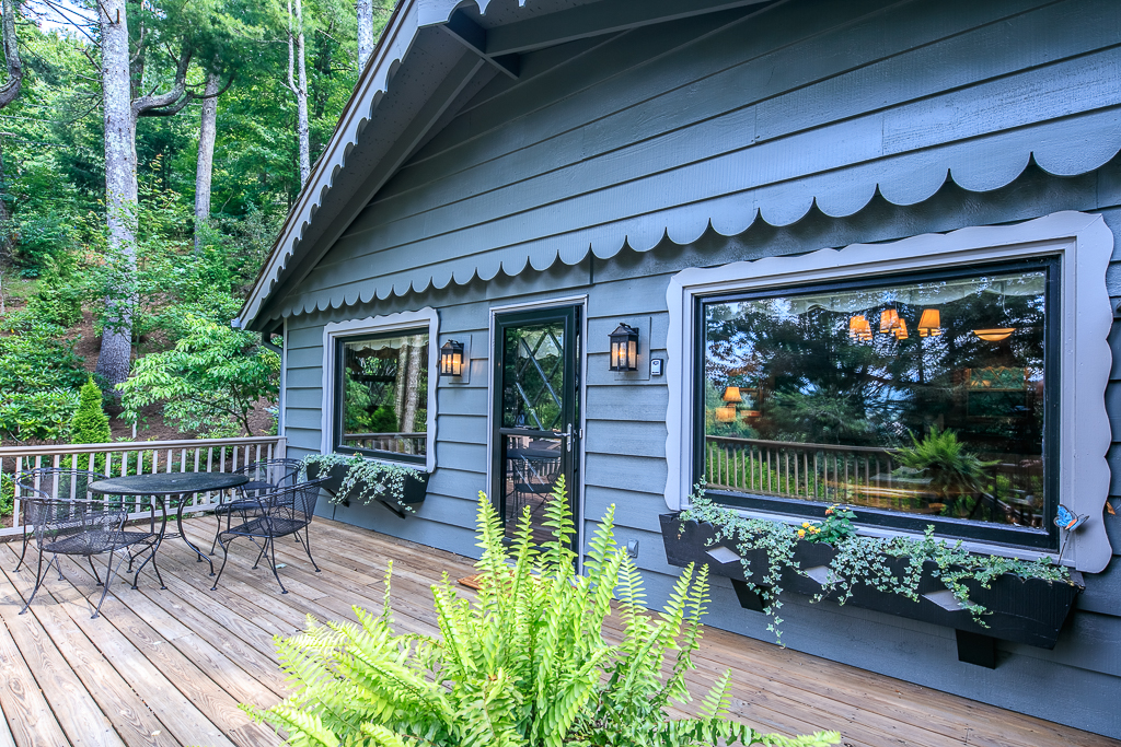 108 Pine Hound Ears Club Boone, NC